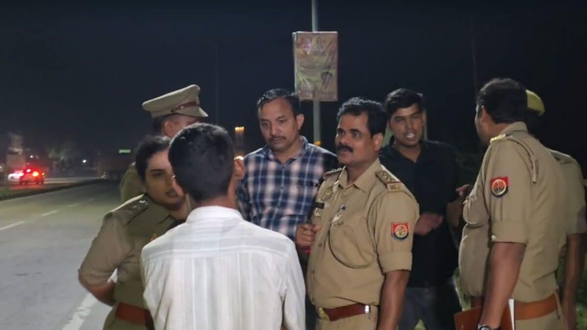 उन्नाव में बक्सा कांड: पत्नी ने प्रेमी के साथ मिलकर पति की सिलबट्टे से कर दी हत्या