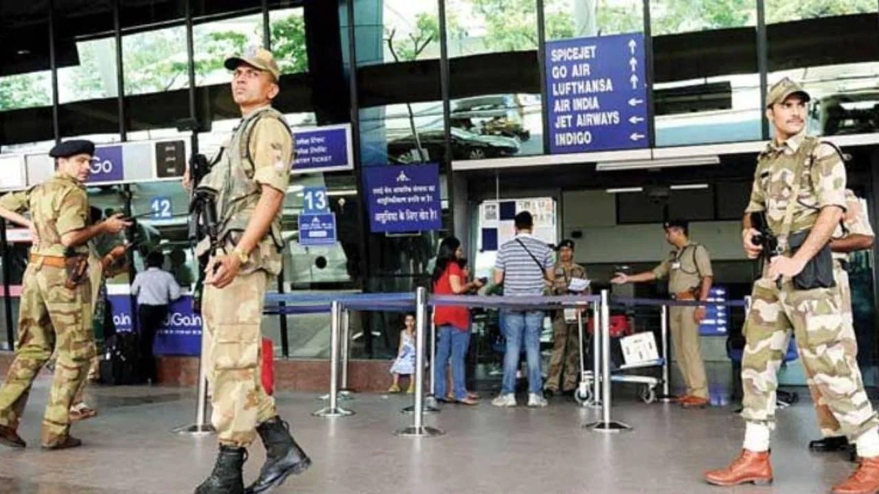 कोलकाता एयरपोर्ट पर CISF ने 1.14 करोड़ की विदेशी करेंसी जब्त की