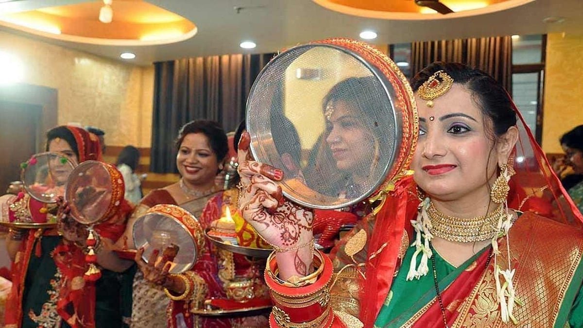करवा चौथ 2026: मध्य प्रदेश और छत्तीसगढ़ में चांद निकलने का समय, देखें भोपाल, ग्वालियर, रायपुर की टाइमिंग