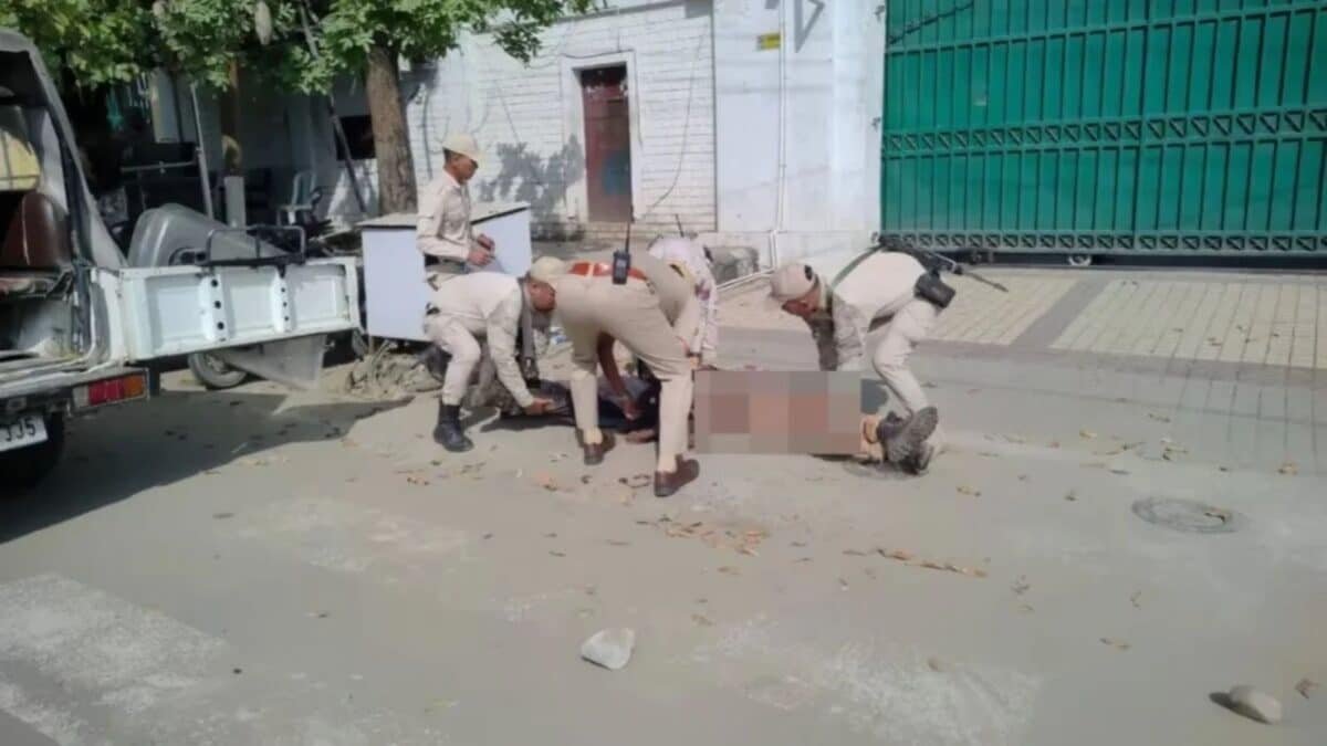 मणिपुर हिंसा: CM आवास के बाहर शव छोड़ने से तनाव बढ़ा, गिरफ्तारी की मांग