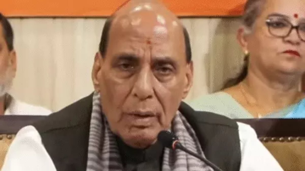 राजनाथ सिंह का विपक्ष पर हमला: बांग्लादेश की तर्ज पर रिजीम चेंज की कोशिश