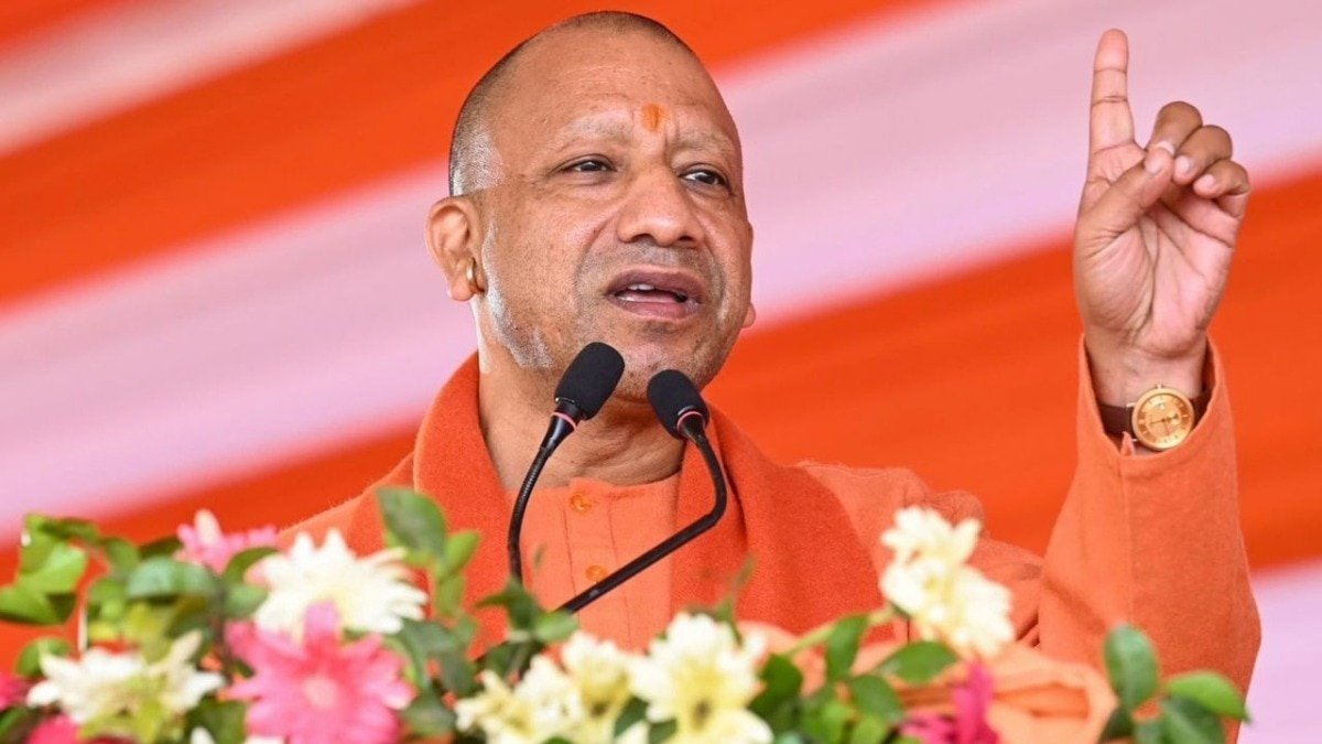 सीएम योगी का सपा पर हमला: ‘SP और शिक्षा, नदी के दो छोर हैं जो मिलते नहीं’