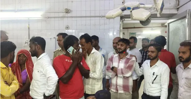 महोबा में ट्रैक्टर की टक्कर से मां-बेटे समेत तीन की दर्दनाक मौत